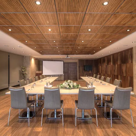 Hotel Fesa Business 4*