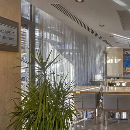 فندق فيسا للأعمال 4*