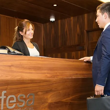 فيسا للأعمال فندق