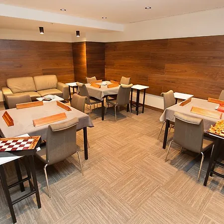 Fesa Business Hotel 4*