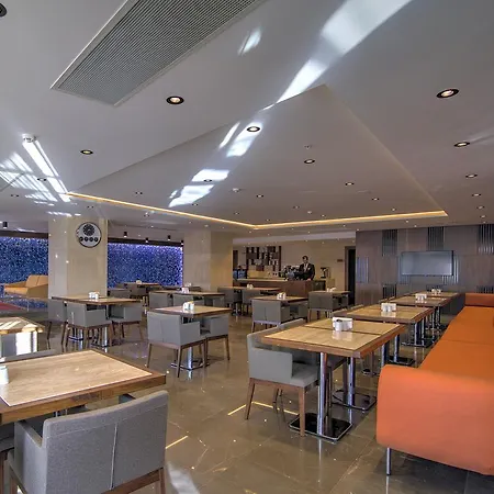 Fesa Business Hotel 4*