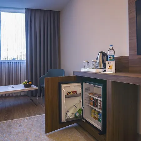 فندق فيسا للأعمال 4*